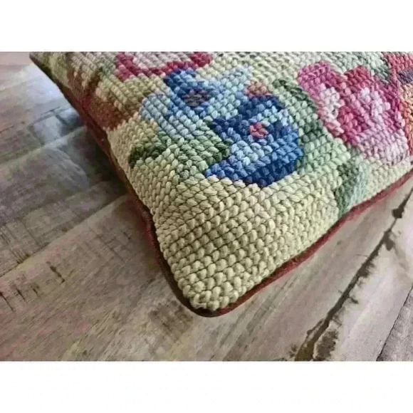 Vintage Needle Point Floral Pillow 17x17/ Velvet Backing Beautiful Colors - Picture 14 of 16